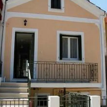 Thin Alos Holiday home